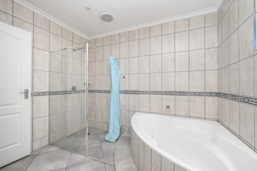 15 Bedroom Property for Sale in Summerstrand Eastern Cape